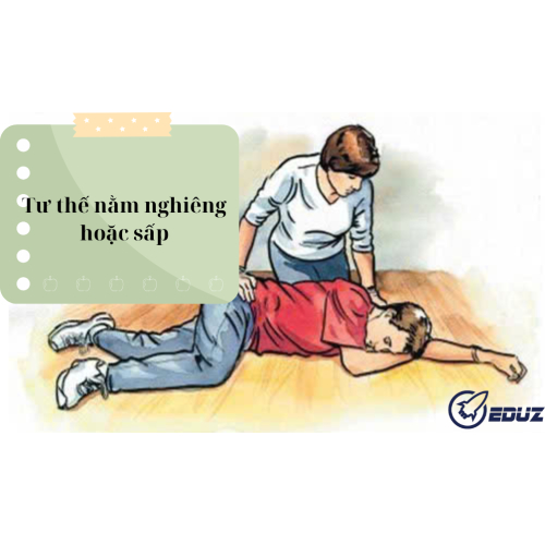 1. Hồi phục cho trẻ đang ở tư thế nằm sấp hoặc nghiêng
